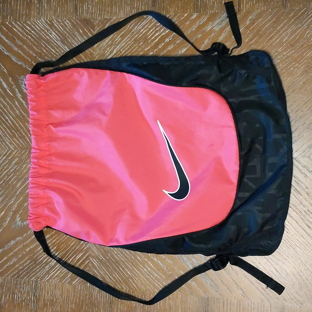 Nike Lightweight Pink & Black drawstring backpack w/ Adjustable Straps 19x14.5”